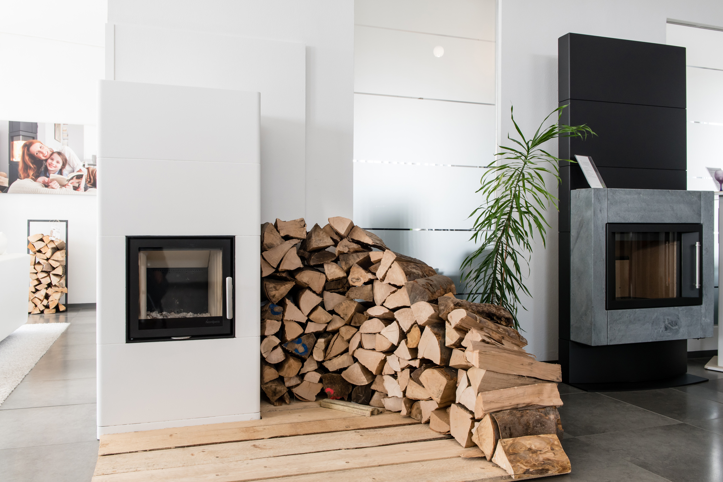 Kamin mit Holz